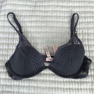 NWT Victoria’s Secret Incredible Plunge Bra Size 34C